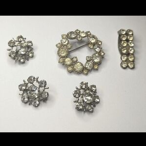 Vintage White Rhinestone Silver Tone Metal Set of 4 Brooches and 1 Money Clip